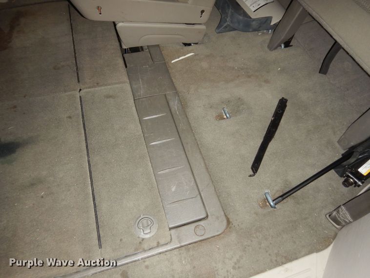 image for item DI6763 2005 Chrysler Town & Country LX  van