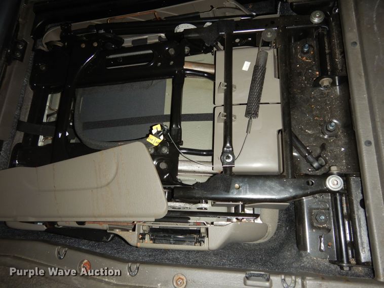 image for item DI6763 2005 Chrysler Town & Country LX  van