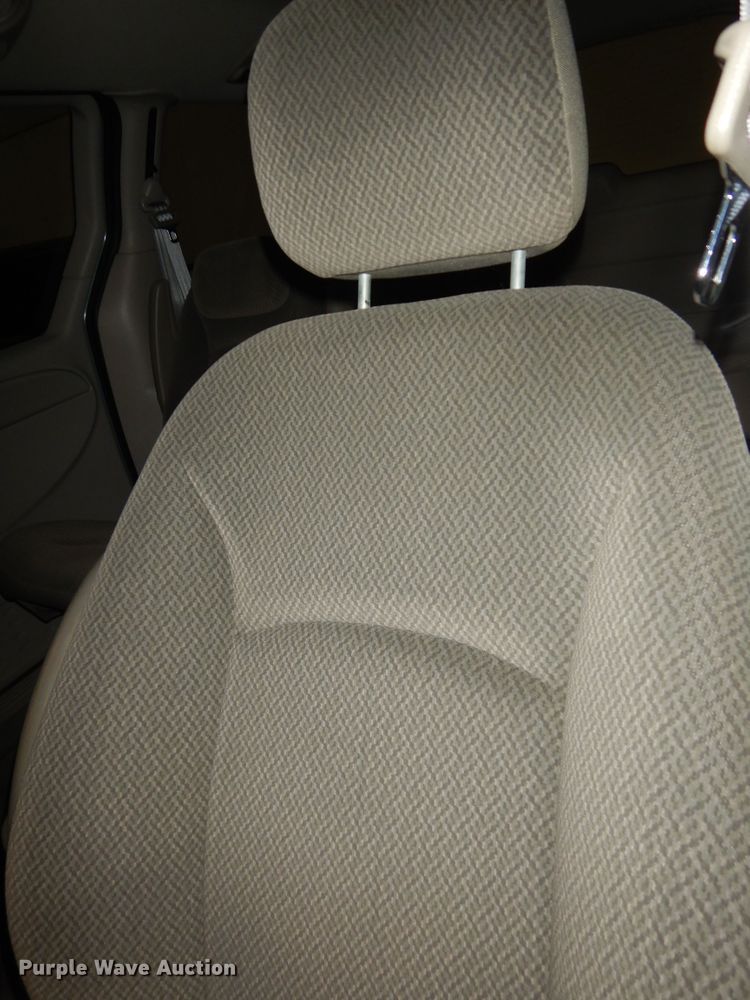 image for item DI6763 2005 Chrysler Town & Country LX  van