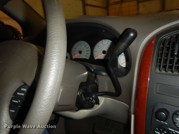 image for item DI6763 2005 Chrysler Town & Country LX  van