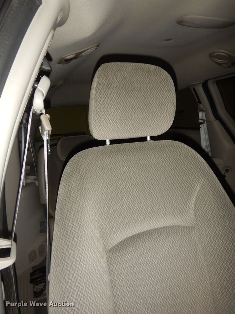 image for item DI6763 2005 Chrysler Town & Country LX  van