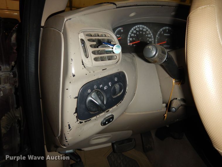 image for item DI6764 2001 Ford F150 Lariat  SuperCrew pickup truck