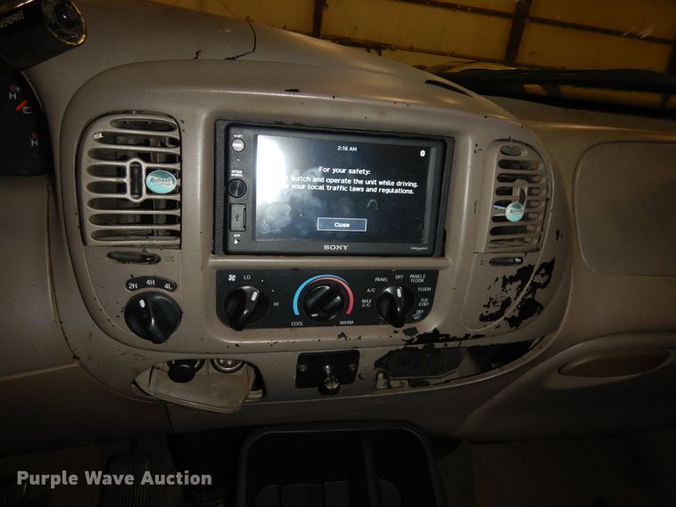 image for item DI6764 2001 Ford F150 Lariat  SuperCrew pickup truck