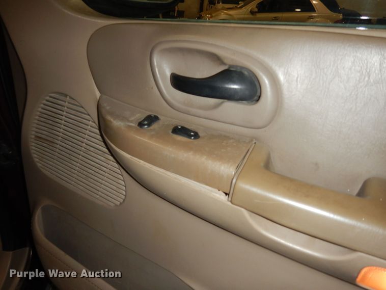 image for item DI6764 2001 Ford F150 Lariat  SuperCrew pickup truck