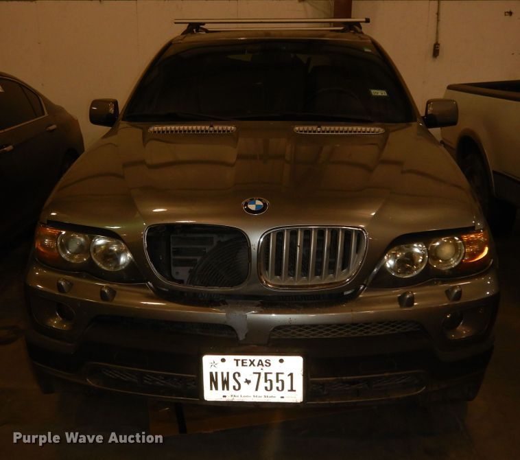 image for item DI6767 2004 BMW X5  SUV