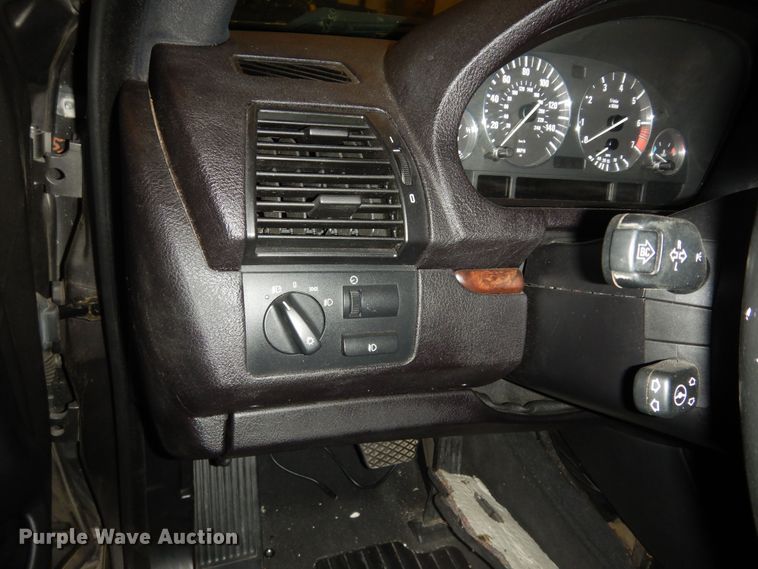 image for item DI6767 2004 BMW X5  SUV