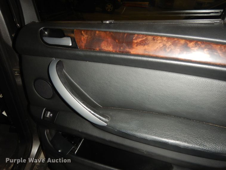 image for item DI6767 2004 BMW X5  SUV