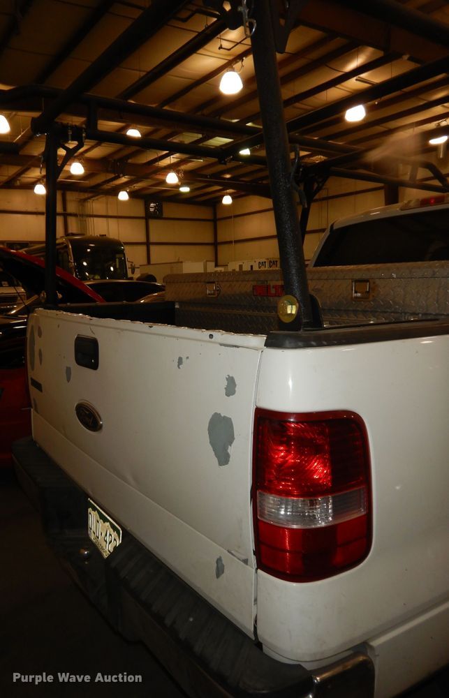 image for item DI6772 2004 Ford F150 XLT  SuperCrew pickup truck