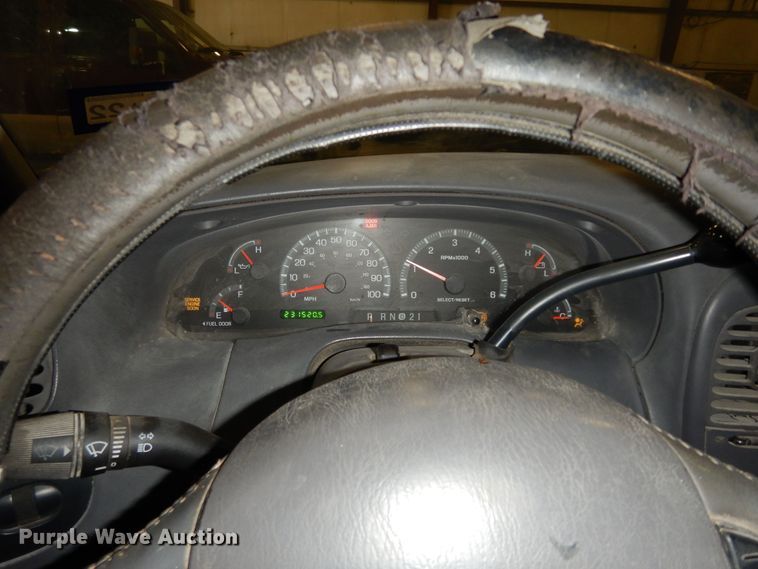 image for item DN1576 2000 Ford F150 Lariat  SuperCab pickup truck