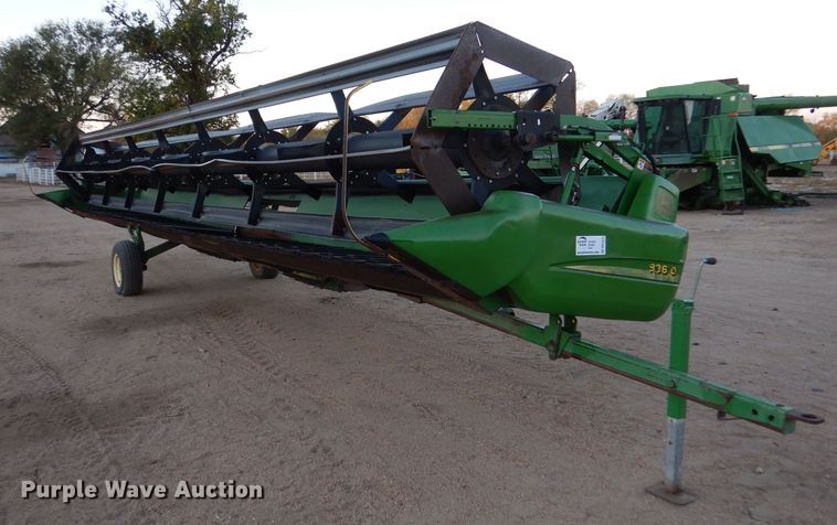 image for item DK7273 John Deere 936D  draper head