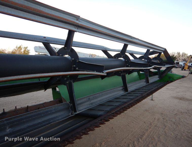 image for item DK7273 John Deere 936D  draper head