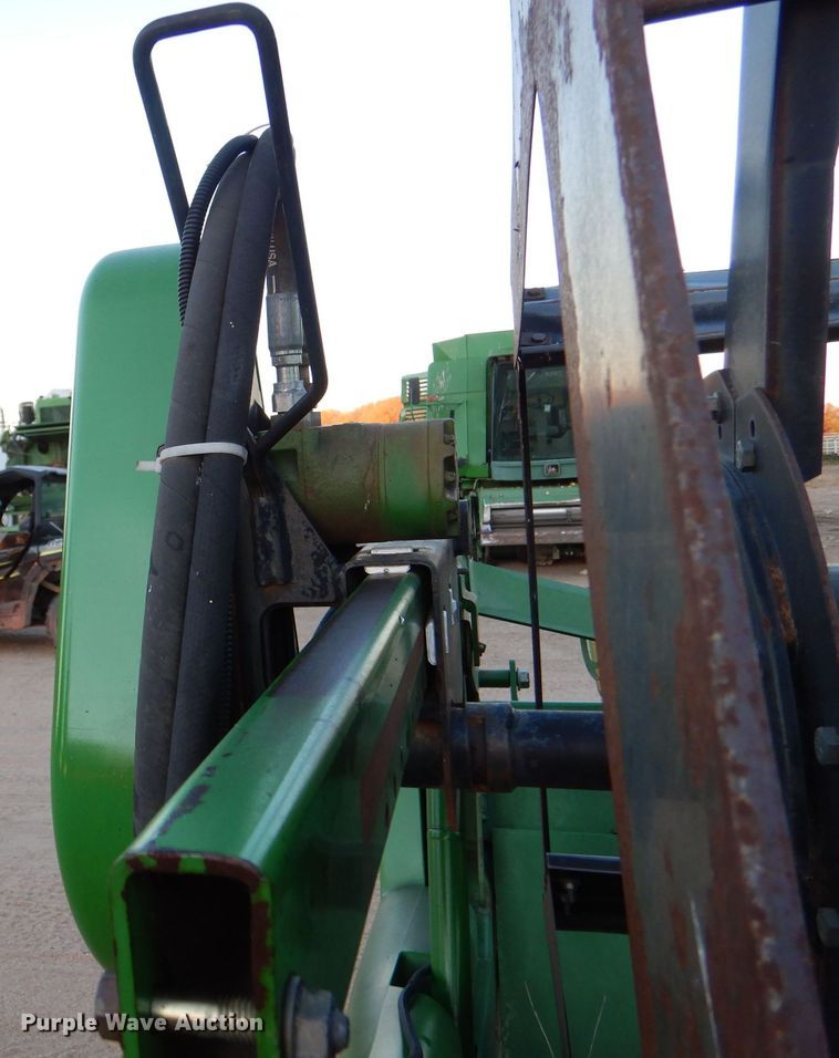 image for item DK7273 John Deere 936D  draper head