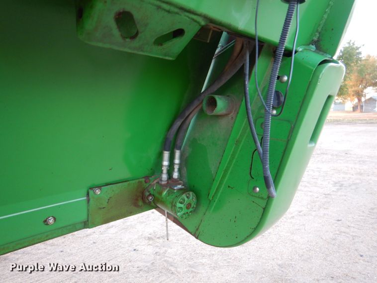image for item DK7273 John Deere 936D  draper head