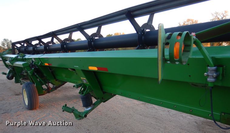 image for item DK7273 John Deere 936D  draper head