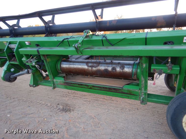 image for item DK7273 John Deere 936D  draper head