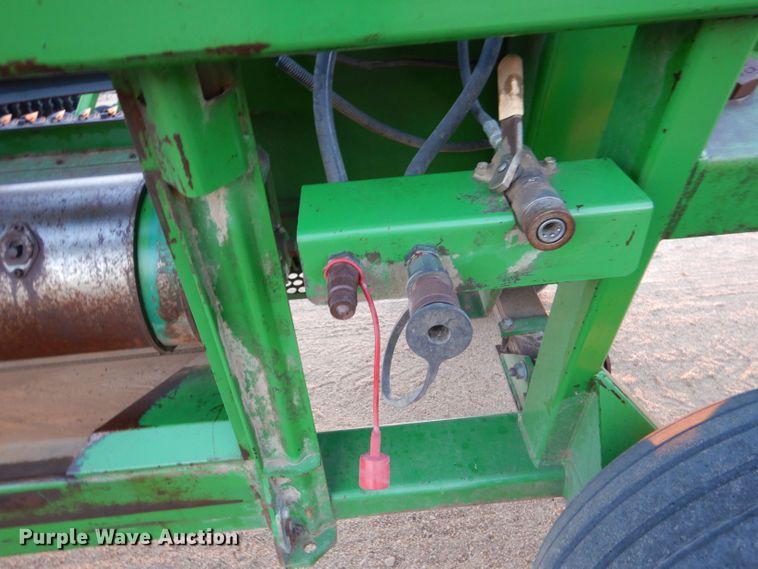 image for item DK7273 John Deere 936D  draper head