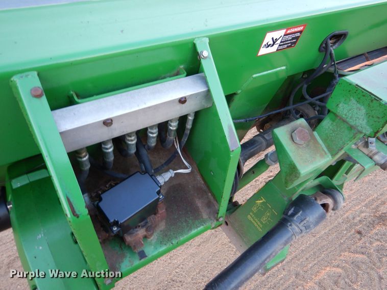 image for item DK7273 John Deere 936D  draper head