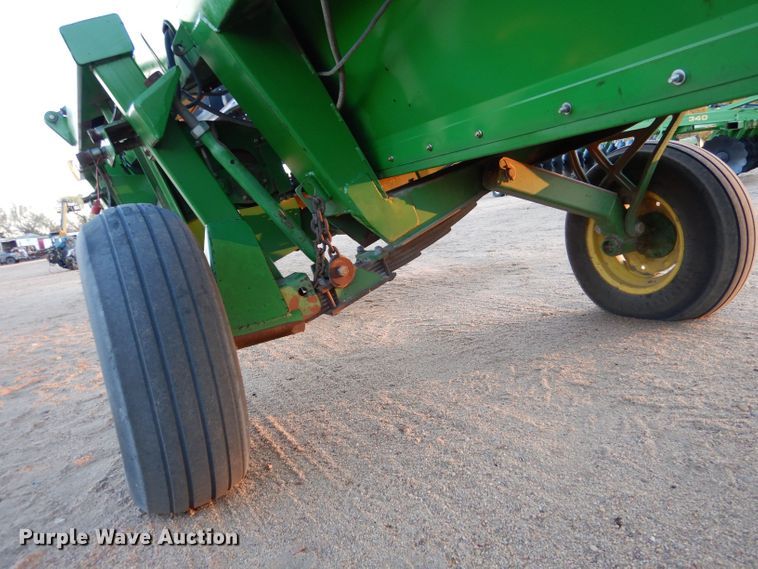 image for item DK7273 John Deere 936D  draper head