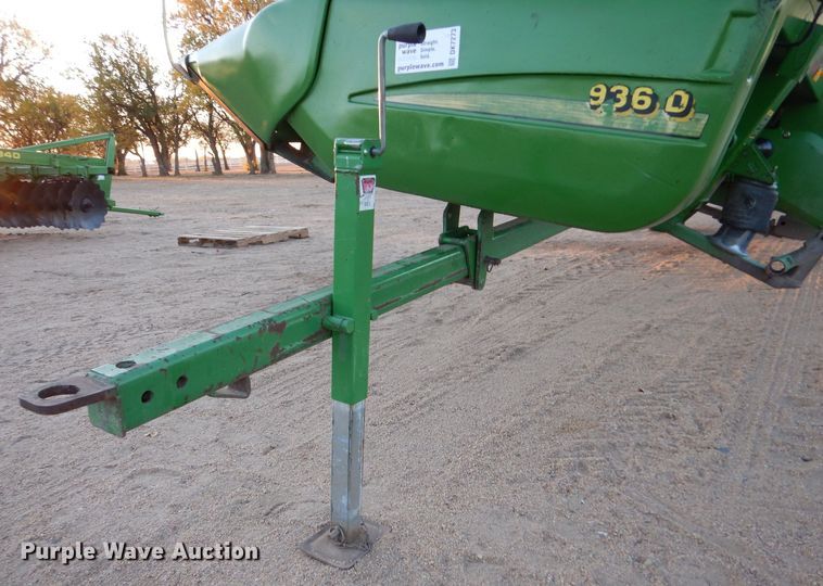 image for item DK7273 John Deere 936D  draper head