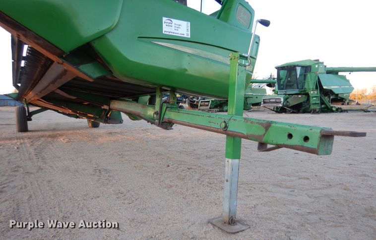 image for item DK7273 John Deere 936D  draper head