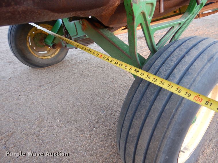 image for item DK7273 John Deere 936D  draper head