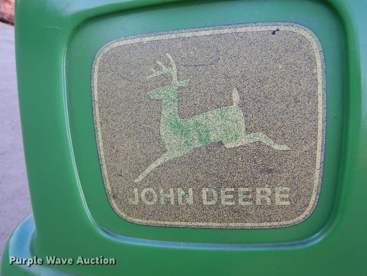 image for item DK7273 John Deere 936D  draper head