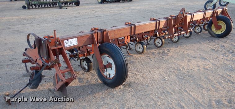 image for item DK7276 Row crop cultivator