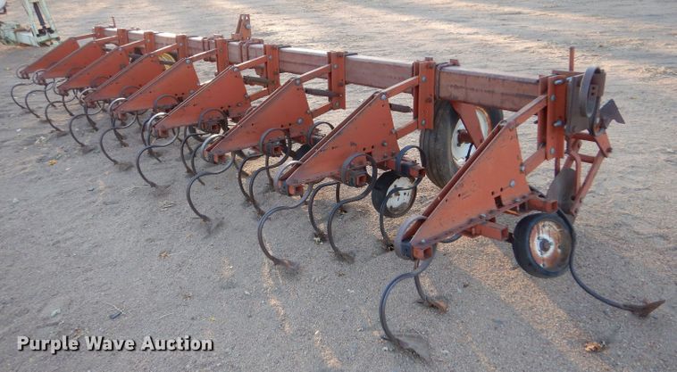 image for item DK7276 Row crop cultivator