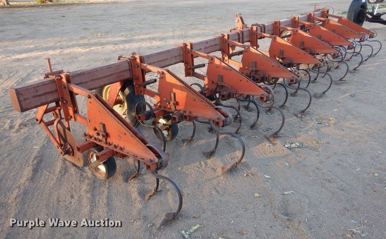 image for item DK7276 Row crop cultivator