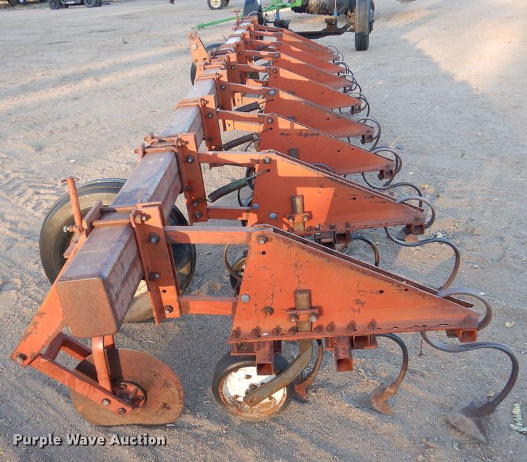 image for item DK7276 Row crop cultivator