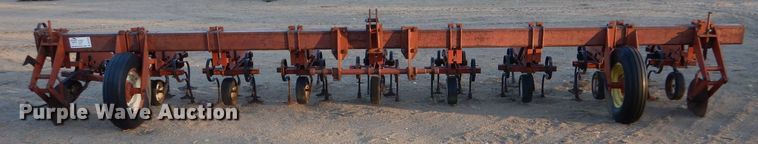 image for item DK7276 Row crop cultivator