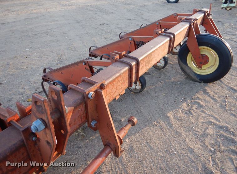 image for item DK7276 Row crop cultivator
