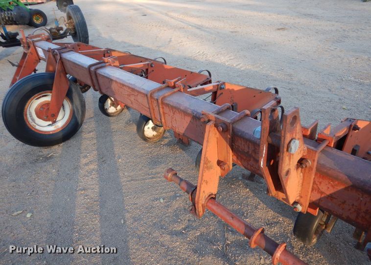 image for item DK7276 Row crop cultivator
