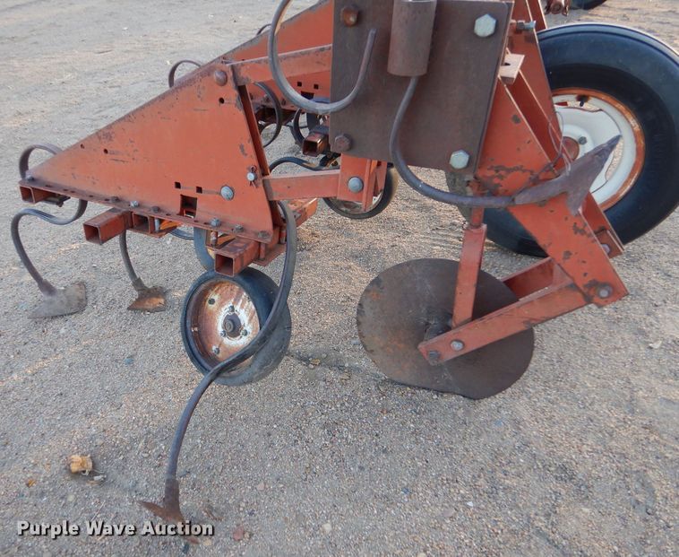 image for item DK7276 Row crop cultivator