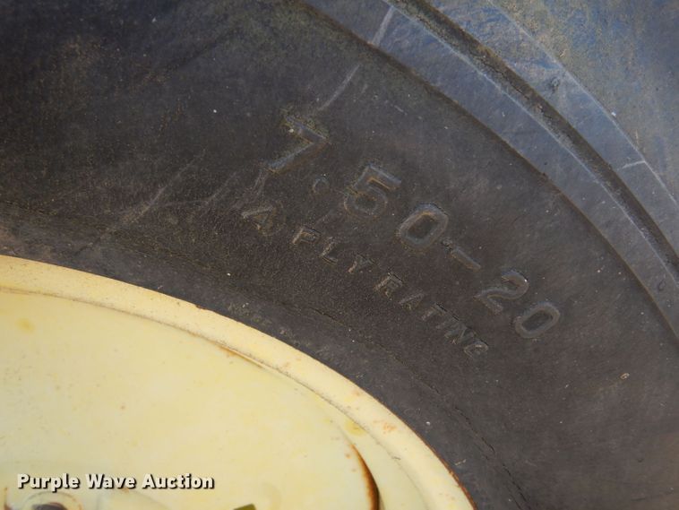 image for item DK7284 John Deere 8300  grain drill