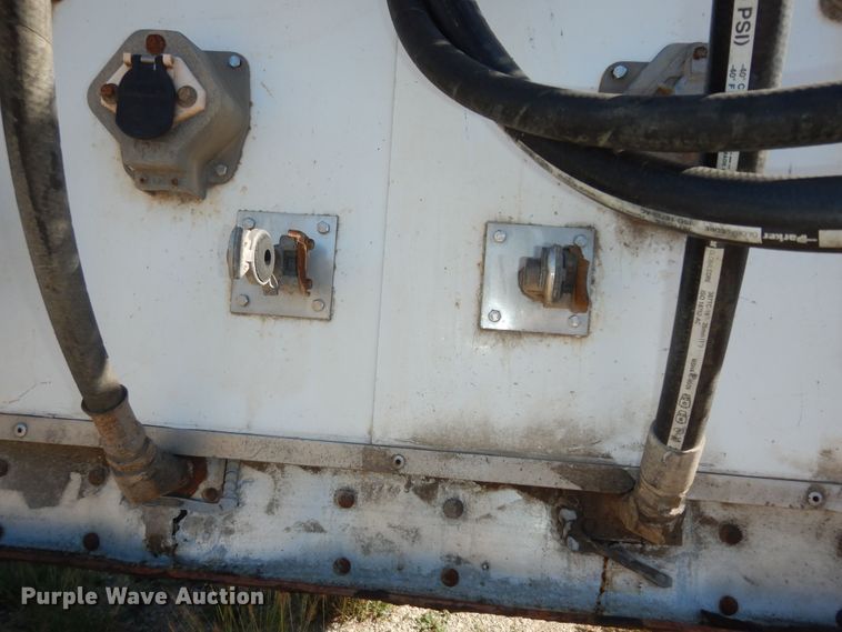 image for item DM3208 2014 Wilkens OF2WA22BCFSTU  walking floor trailer