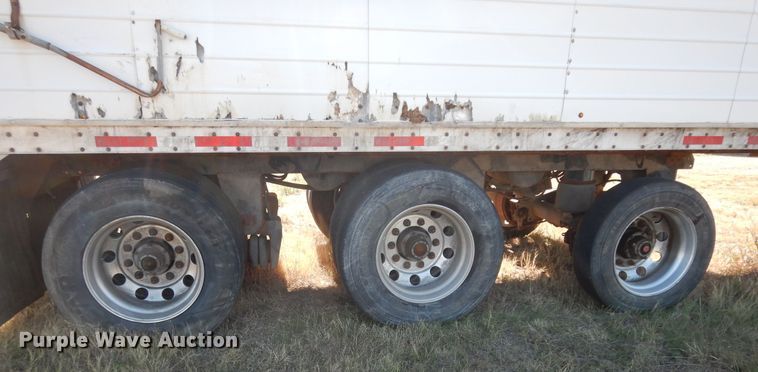 image for item DM3208 2014 Wilkens OF2WA22BCFSTU  walking floor trailer