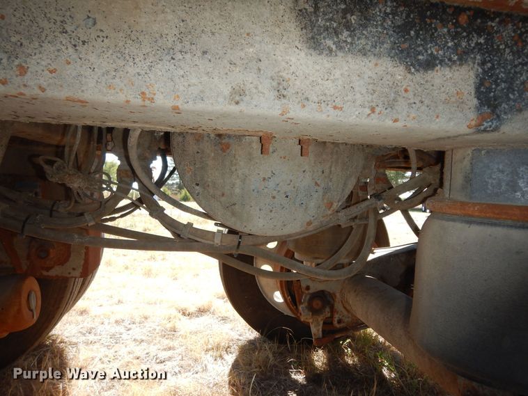 image for item DM3208 2014 Wilkens OF2WA22BCFSTU  walking floor trailer