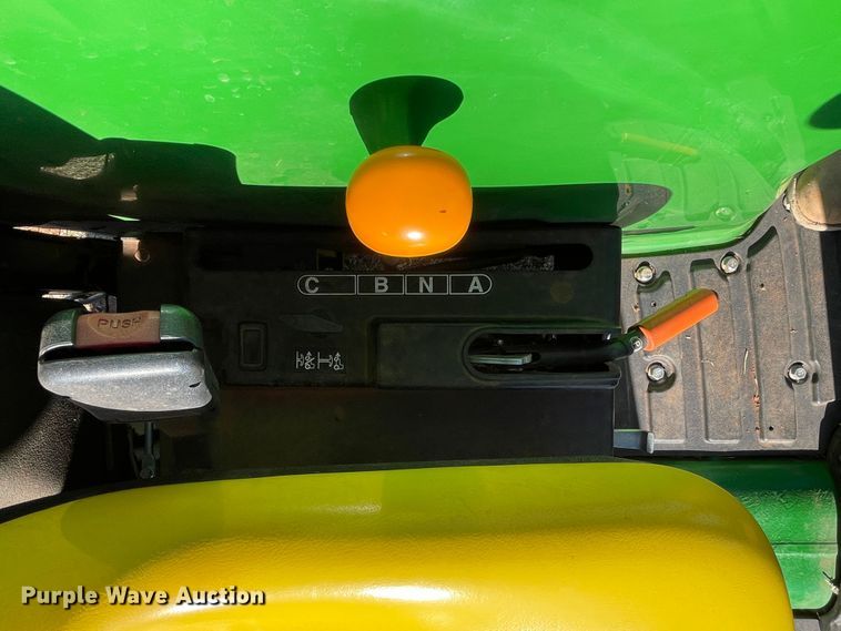 image for item DN4496 2016 John Deere 4052M  MFWD tractor