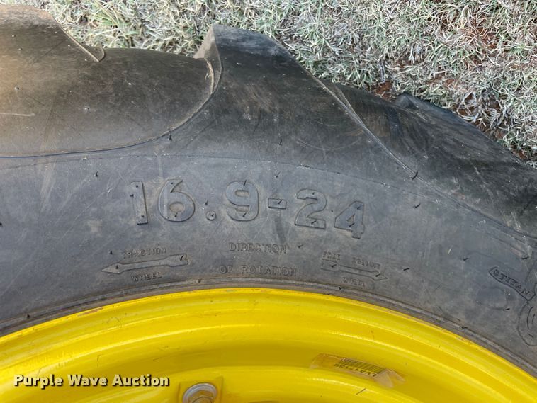 image for item DN4496 2016 John Deere 4052M  MFWD tractor