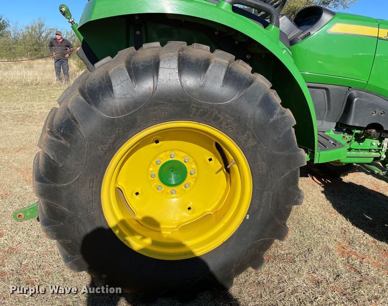 image for item DN4496 2016 John Deere 4052M  MFWD tractor