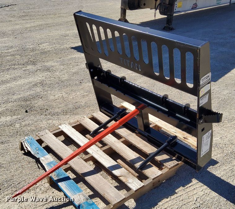 image for item DN6886 Titan  bale spear