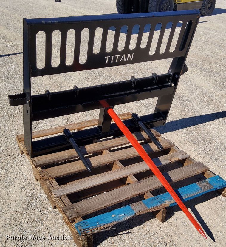 image for item DN6886 Titan  bale spear