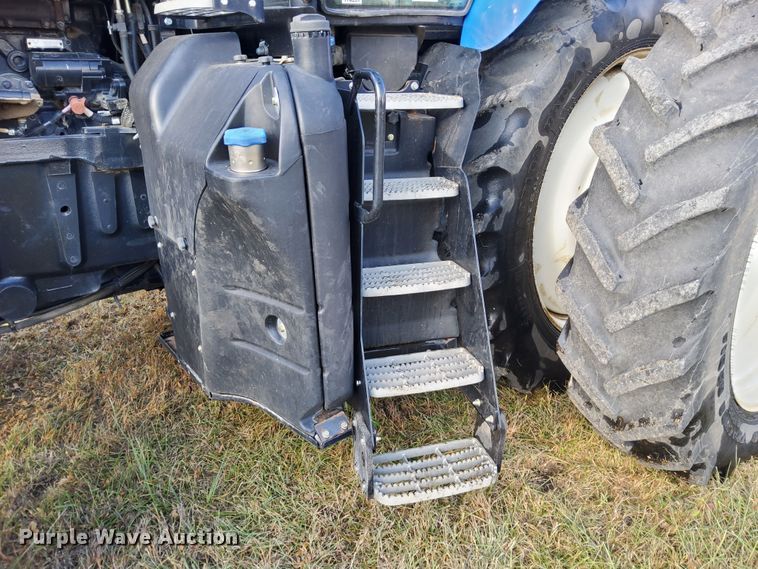 image for item DN6894 2012 New Holland T8.275  MFWD tractor