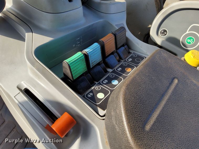 image for item DN6894 2012 New Holland T8.275  MFWD tractor