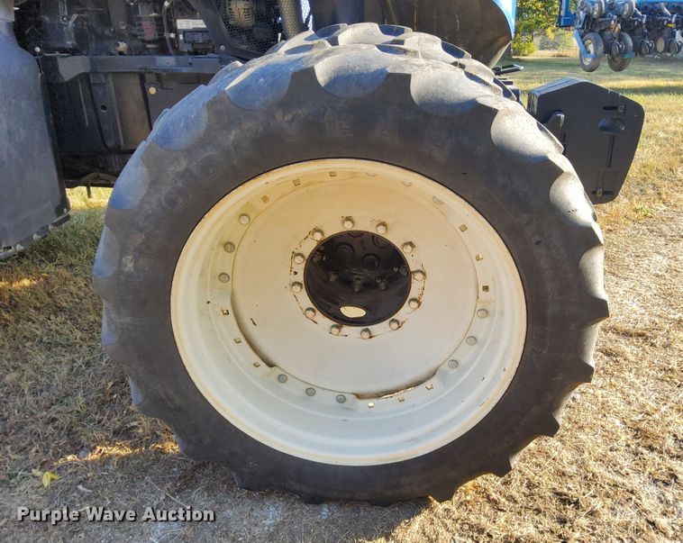 image for item DN6894 2012 New Holland T8.275  MFWD tractor