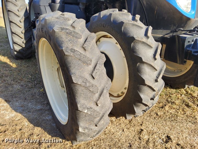 image for item DN6894 2012 New Holland T8.275  MFWD tractor