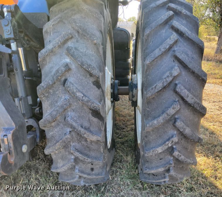 image for item DN6894 2012 New Holland T8.275  MFWD tractor