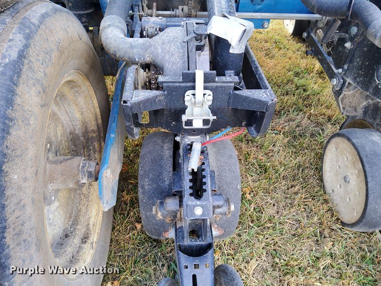 image for item DN6895 Kinze 3650  split row planter