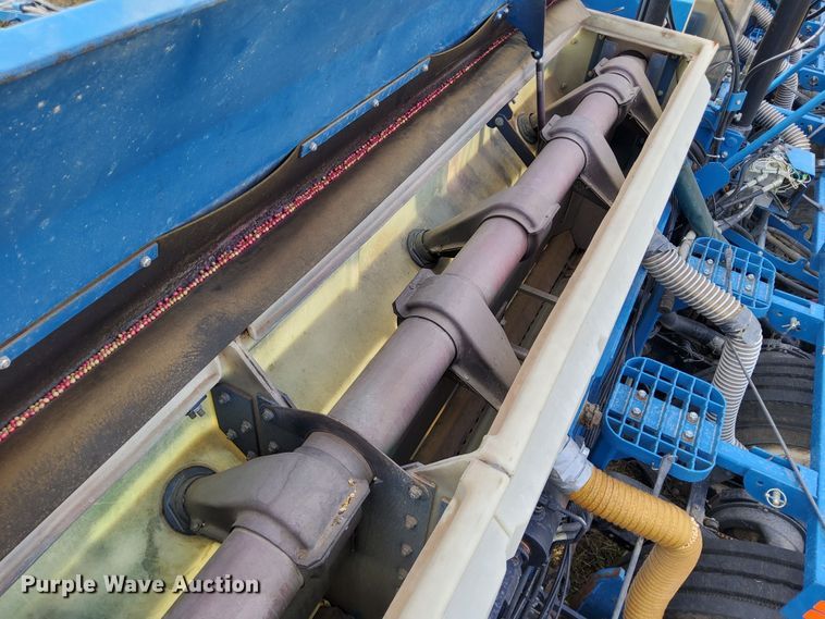 image for item DN6895 Kinze 3650  split row planter